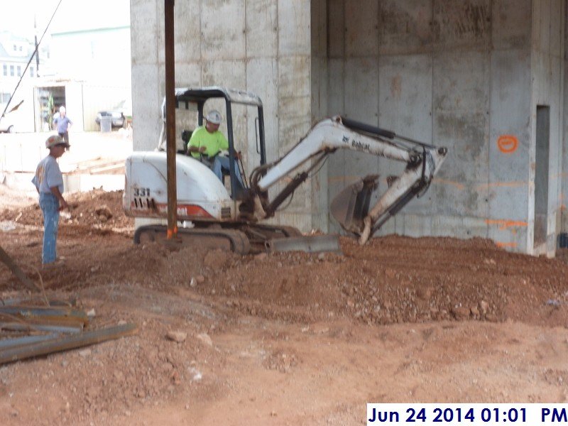 Compacting underground Storm piping Facing North (800x600)